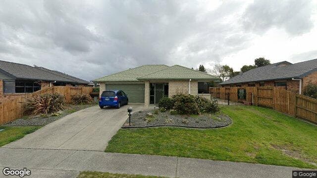 17 Summerland Crescent