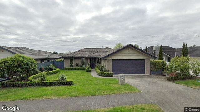 12 Silkwood Crescent