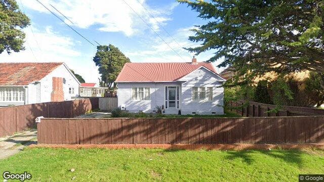 33 Pirie Crescent
