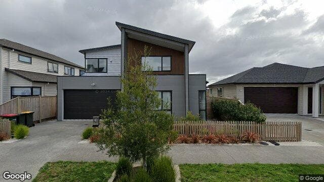 25 Hangar Ln