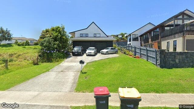 10 Roxborough Place