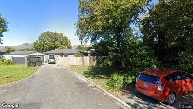 13A Riley Crescent