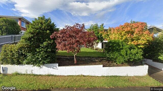 Street view of 10 Kinmont Crescent