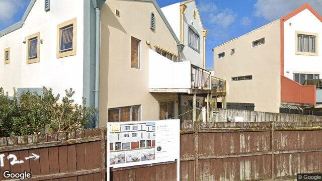 2/14 Ambrico Place