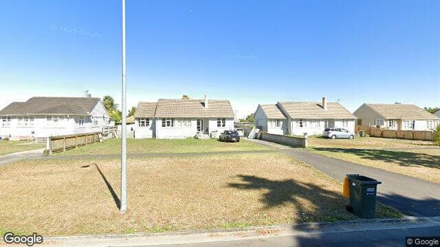 Street view of 2/1136A Heaphy Terrace
