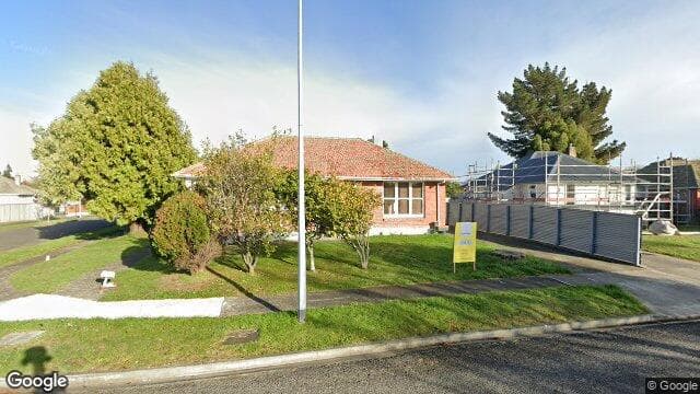 27 Crewe Crescent