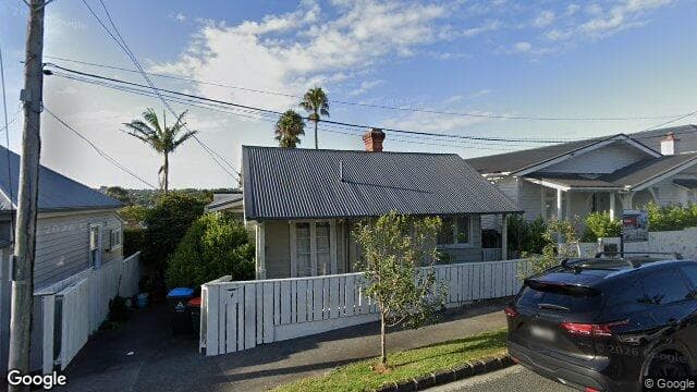 4 Cox St