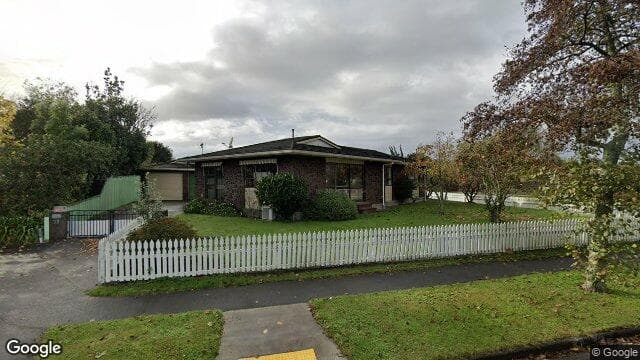 Street view of 27 Amberley Ave