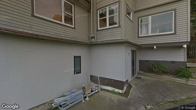 1 Hallewell Crescent