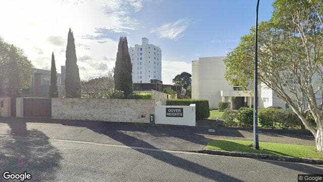 2/2 Crescent Road