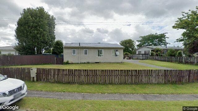 17 Carrington Crescent