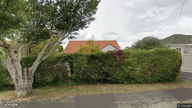 32 Masters Avenue