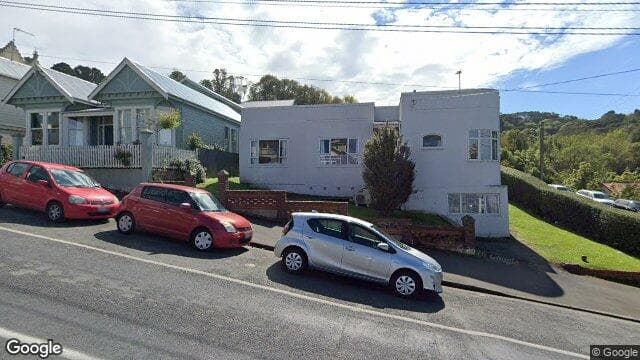 Street view of 140 Dundas Street