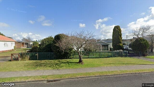 11 Roberts Avenue