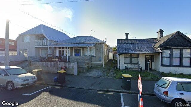 Street view of 215 Leith Street