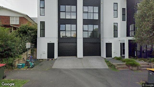 2/2 Scotland Place