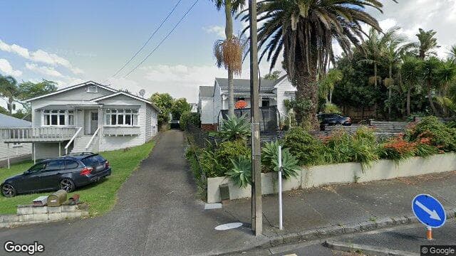64 Larchwood Avenue