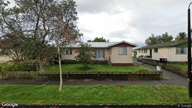 Street view of 21 Dampier Avenue