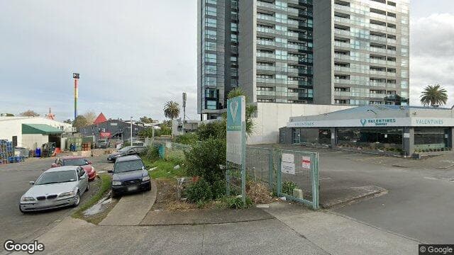 1105B/8 Lakewood Court