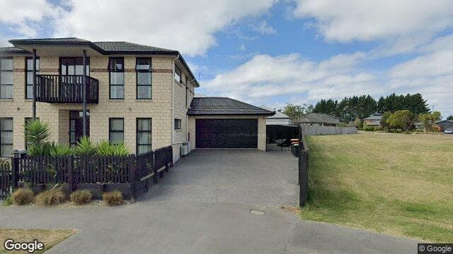 5 Stoneleigh Green