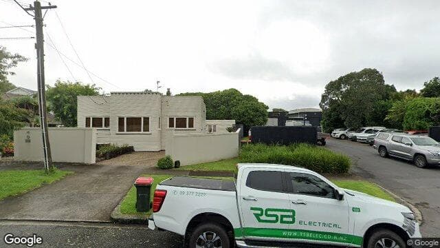 8c/43A Linwood Avenue