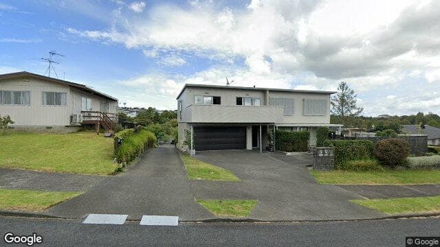 Street view of 2 2/35 Ripon Crescent
