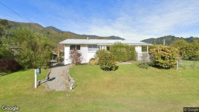 252 Waikawa Road