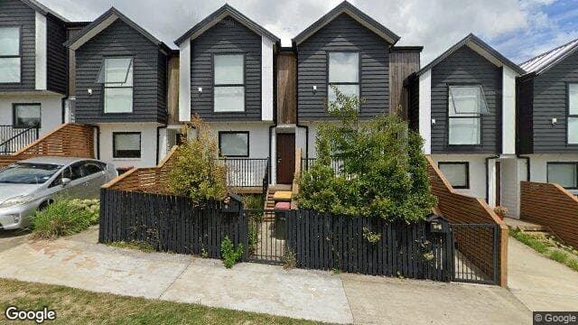 Street view of 8/2 Windermere Crescent