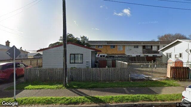 Street view of 2/58 Avenue Road
