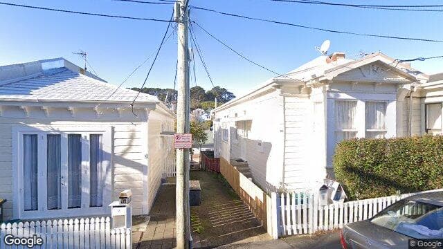 2/9 Owen Street