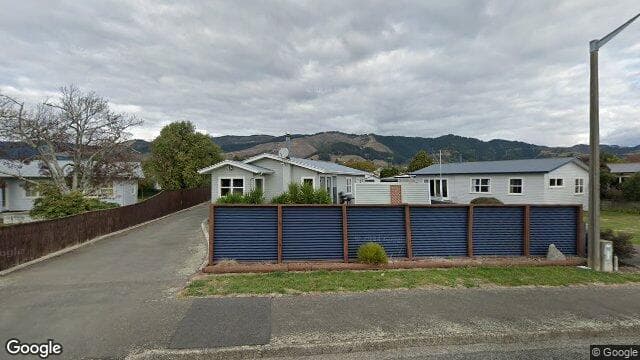 14 Lowry St