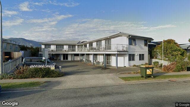 17/87 Golf Road