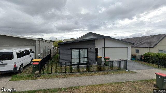 10 Ridgedale Crescent