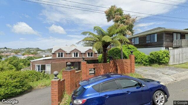 11 Woodland Rd