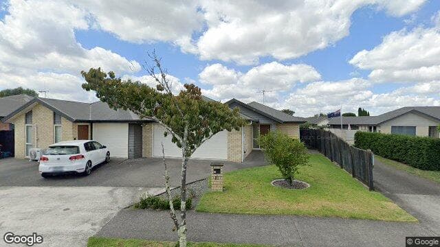 21 Aquila Crescent