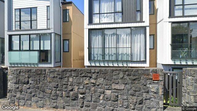 3/33 Owens Road