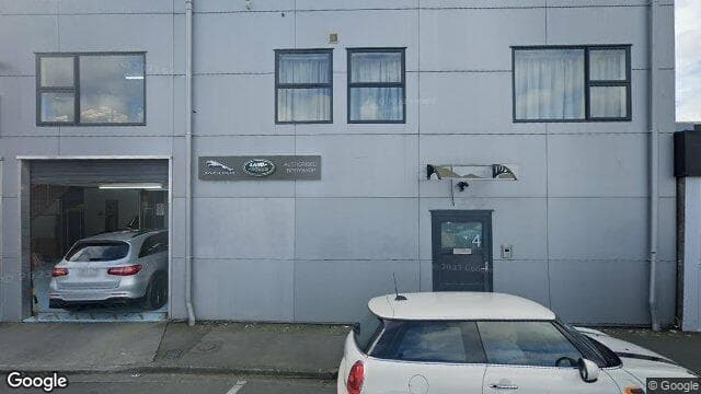 3/4 Douglas Street