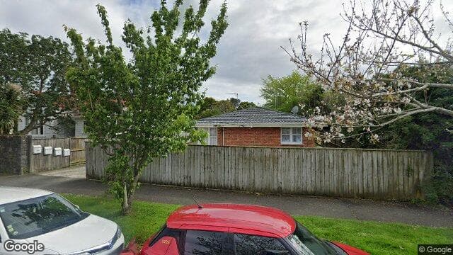 2/11 Arcadia Road