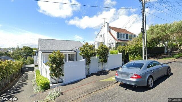 5/17A Hawera Road