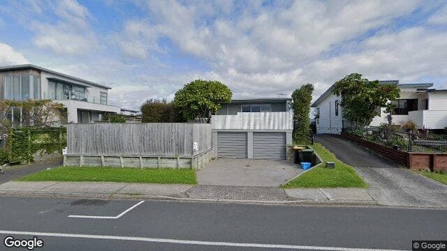 Street view of 290A Oceanbeach Rd