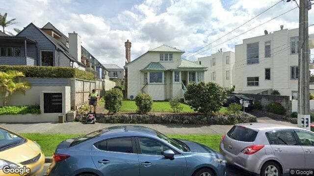 7 Lauriston Avenue